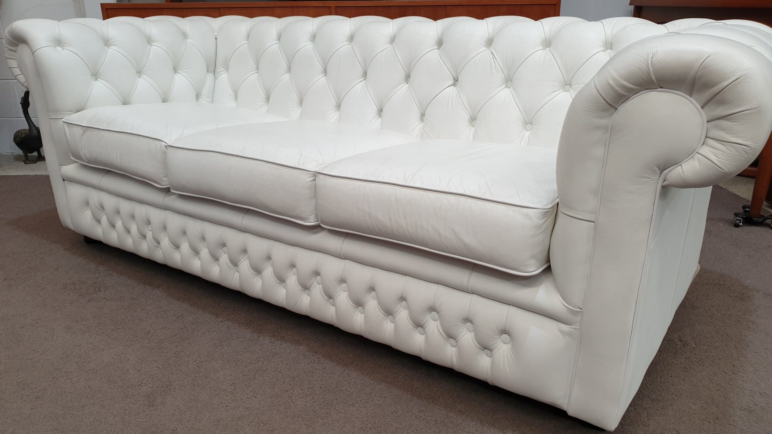 Vintage Leather Chesterfield Sofa Lounge Couch GASCOIGNE Hilton And Main   20211020 100628 Scaled 