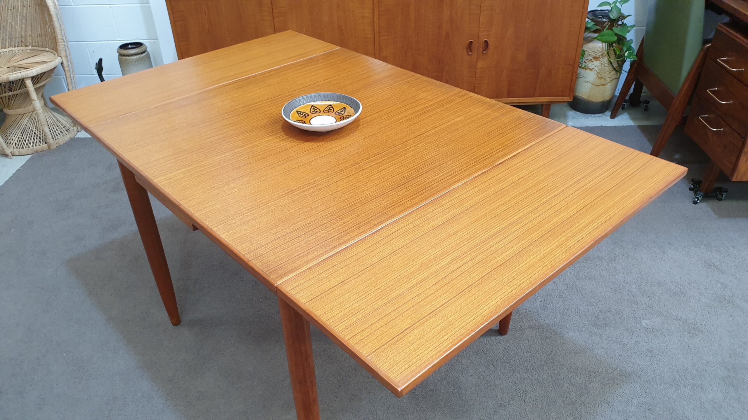 Retro Teak Extendable Kitchen Dining Table Hilton and Main
