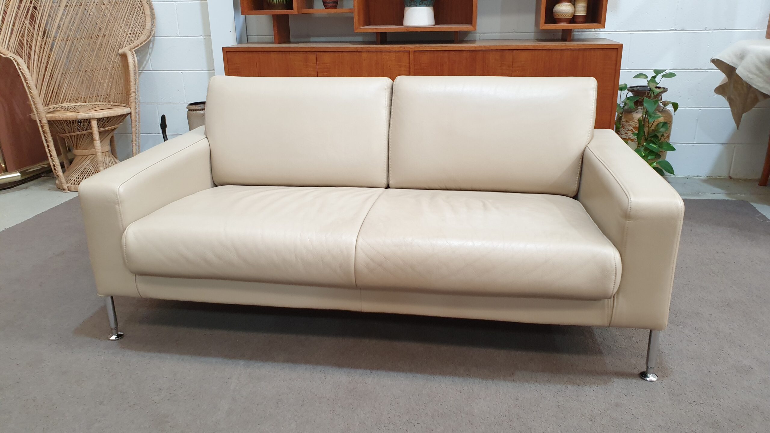 King opera deals sofa