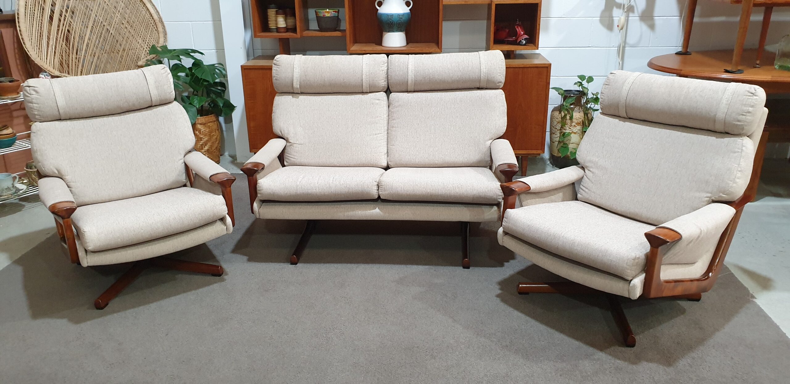 Retro TESSA T21 Lounge Couch Sofa Armchairs - Hilton and Main